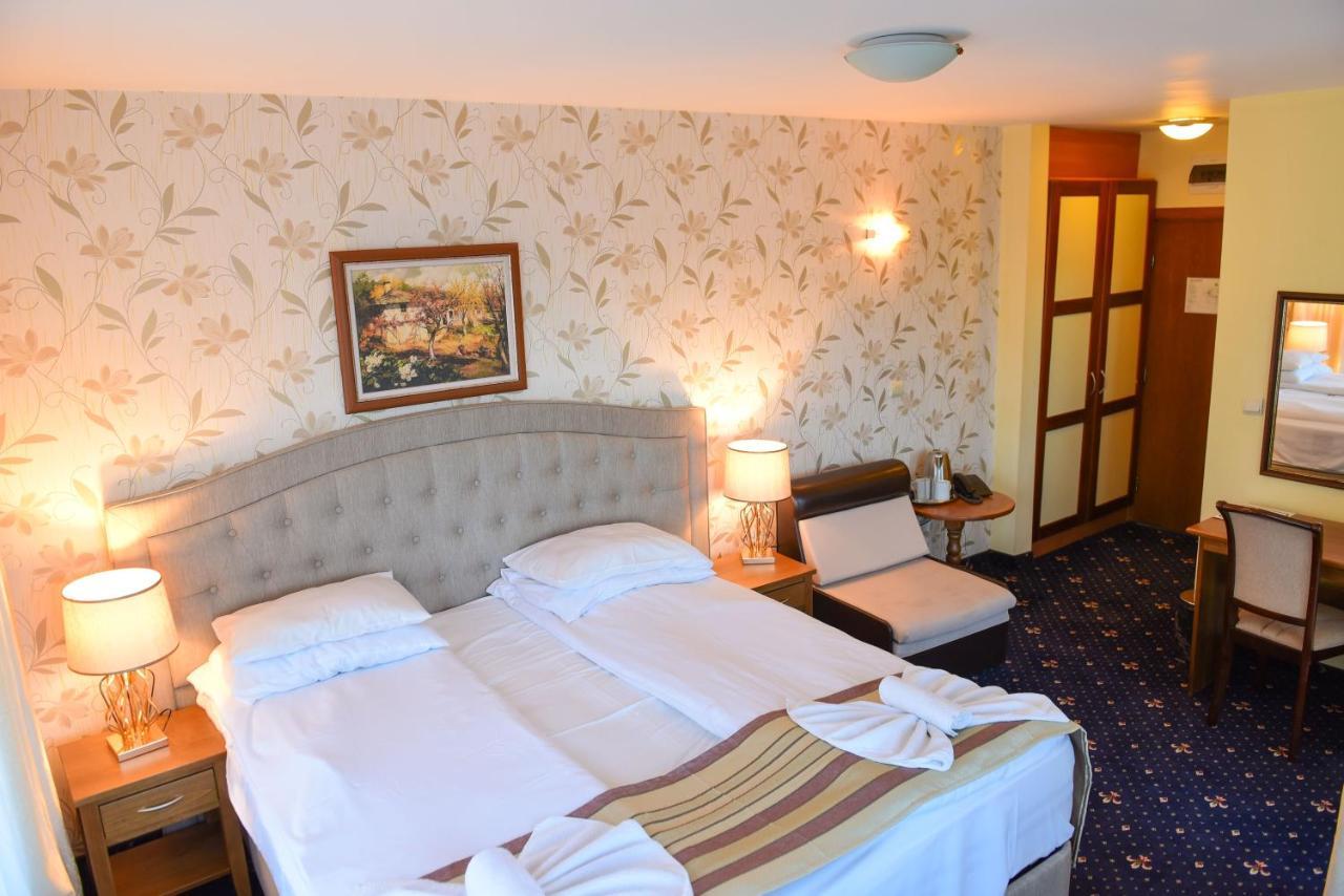 Family Hotel Lazur Bansko Exterior photo
