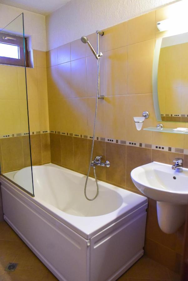 Family Hotel Lazur Bansko Exterior photo