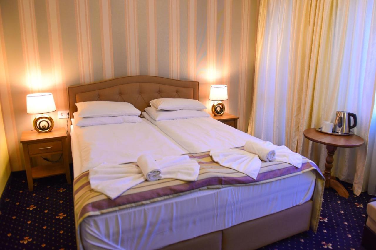 Family Hotel Lazur Bansko Exterior photo